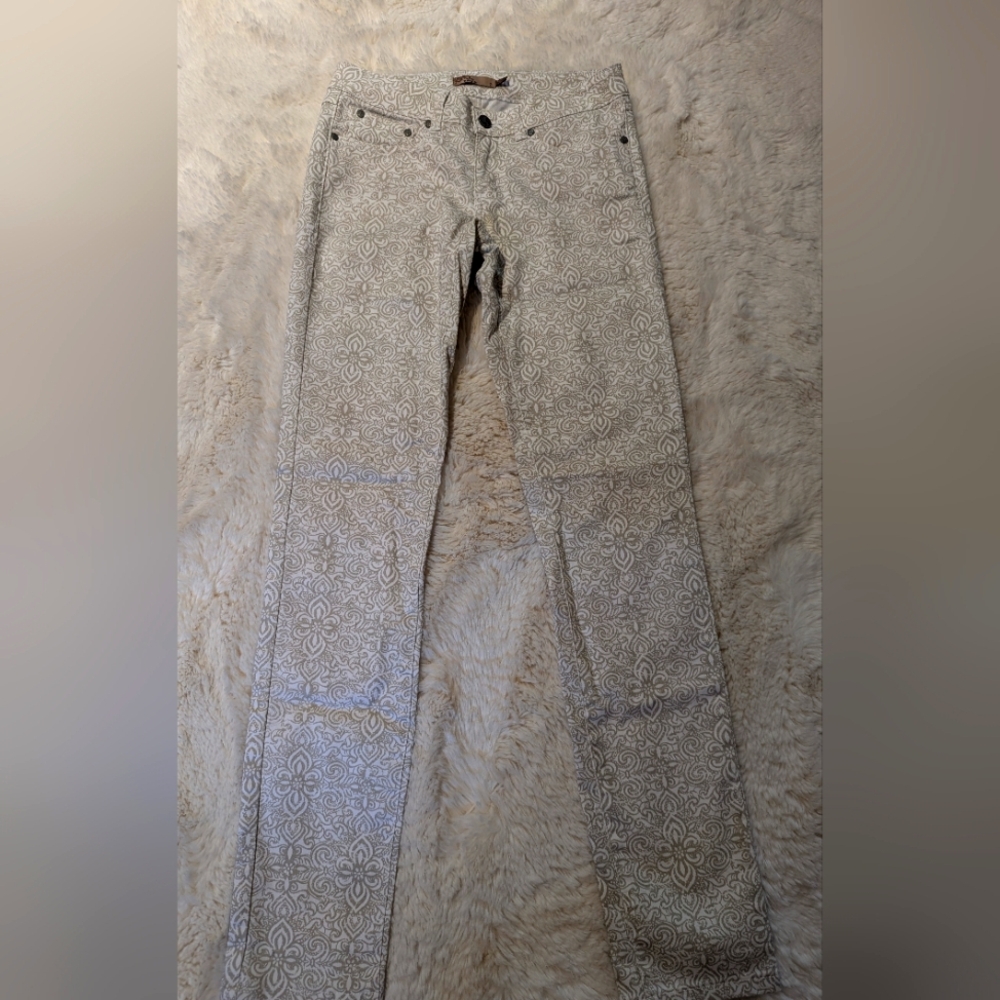 PrAna Kara Womens sz.2 White Mandala Pattern Stretch Denim Jeans Low Rise Slim